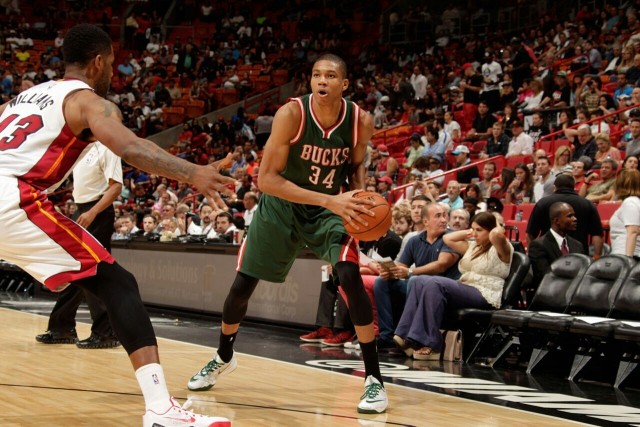 欧冠-哈兰德双响京东安破门 曼城3-3费耶诺德