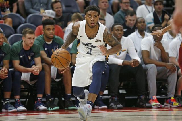 爱德华兹40分布克49分 森林狼4-0横扫太阳晋级